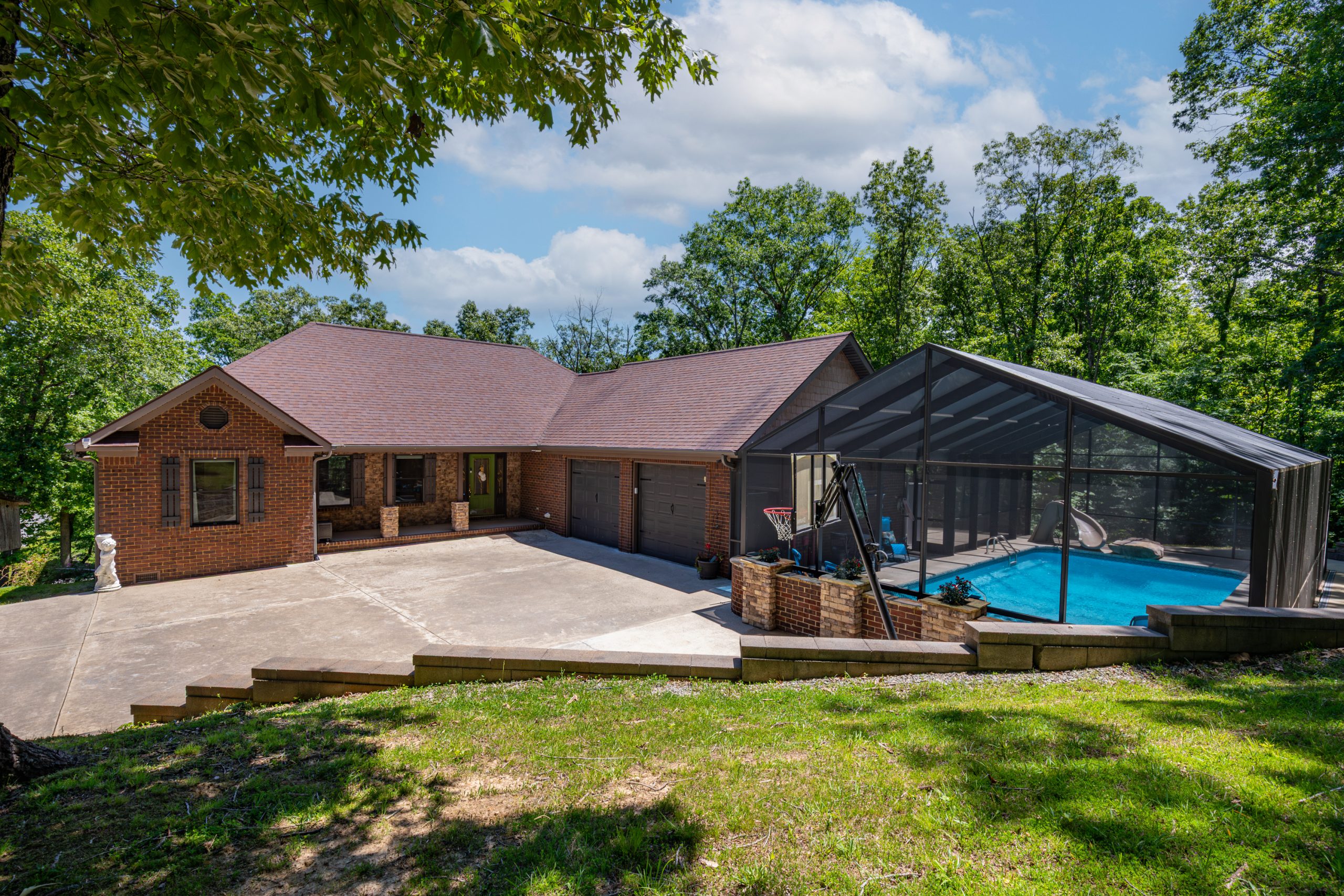 1091 Deepwood Dr, Murray, KY 42071